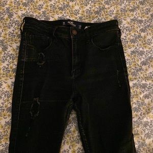Hollister black ripped skinny jeans, size 3R (26w,30l)